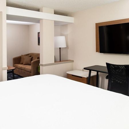 Fairfield Inn & Suites Greensboro Wendover Ngoại thất bức ảnh