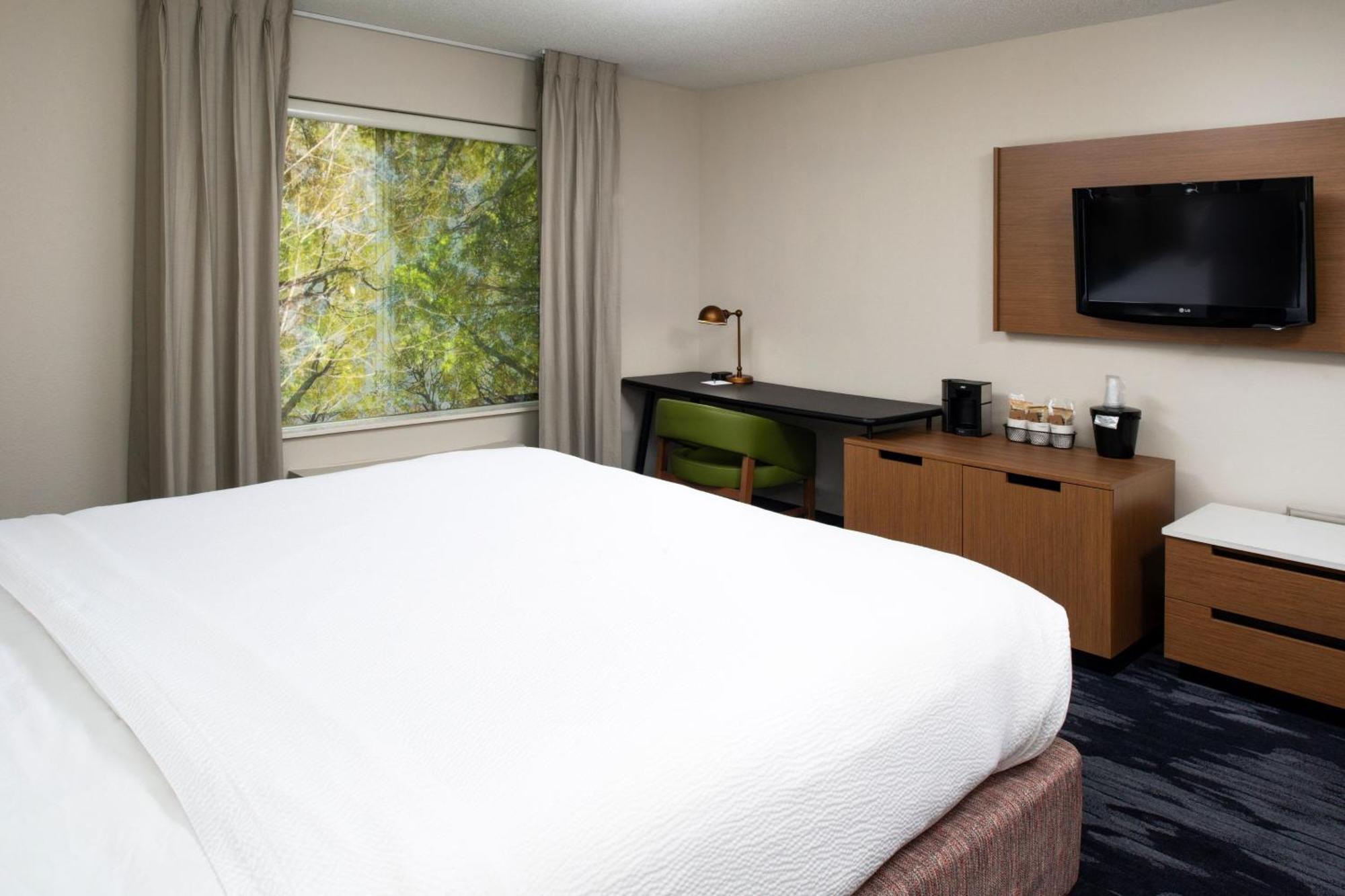 Fairfield Inn & Suites Greensboro Wendover Ngoại thất bức ảnh