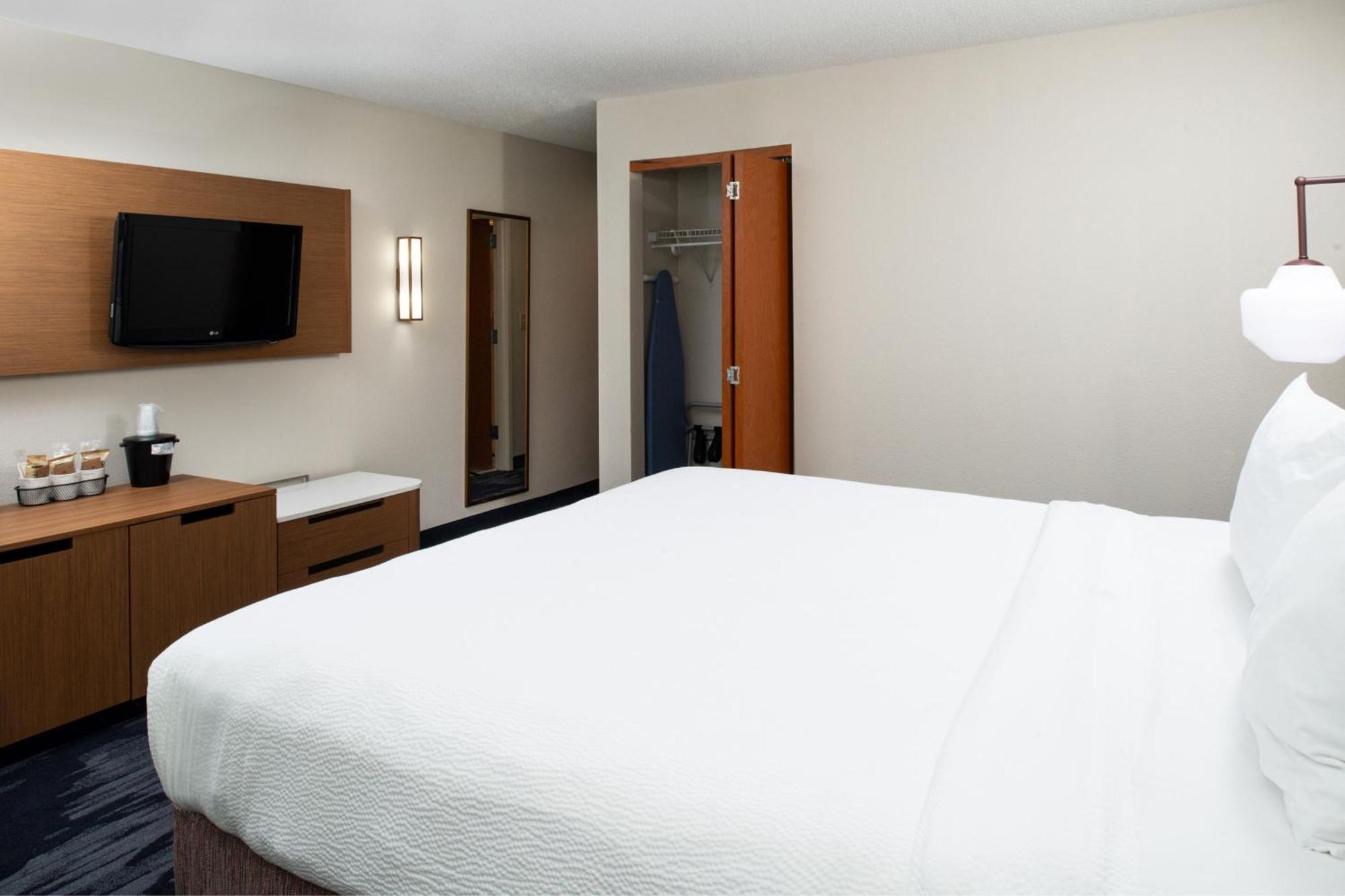 Fairfield Inn & Suites Greensboro Wendover Ngoại thất bức ảnh