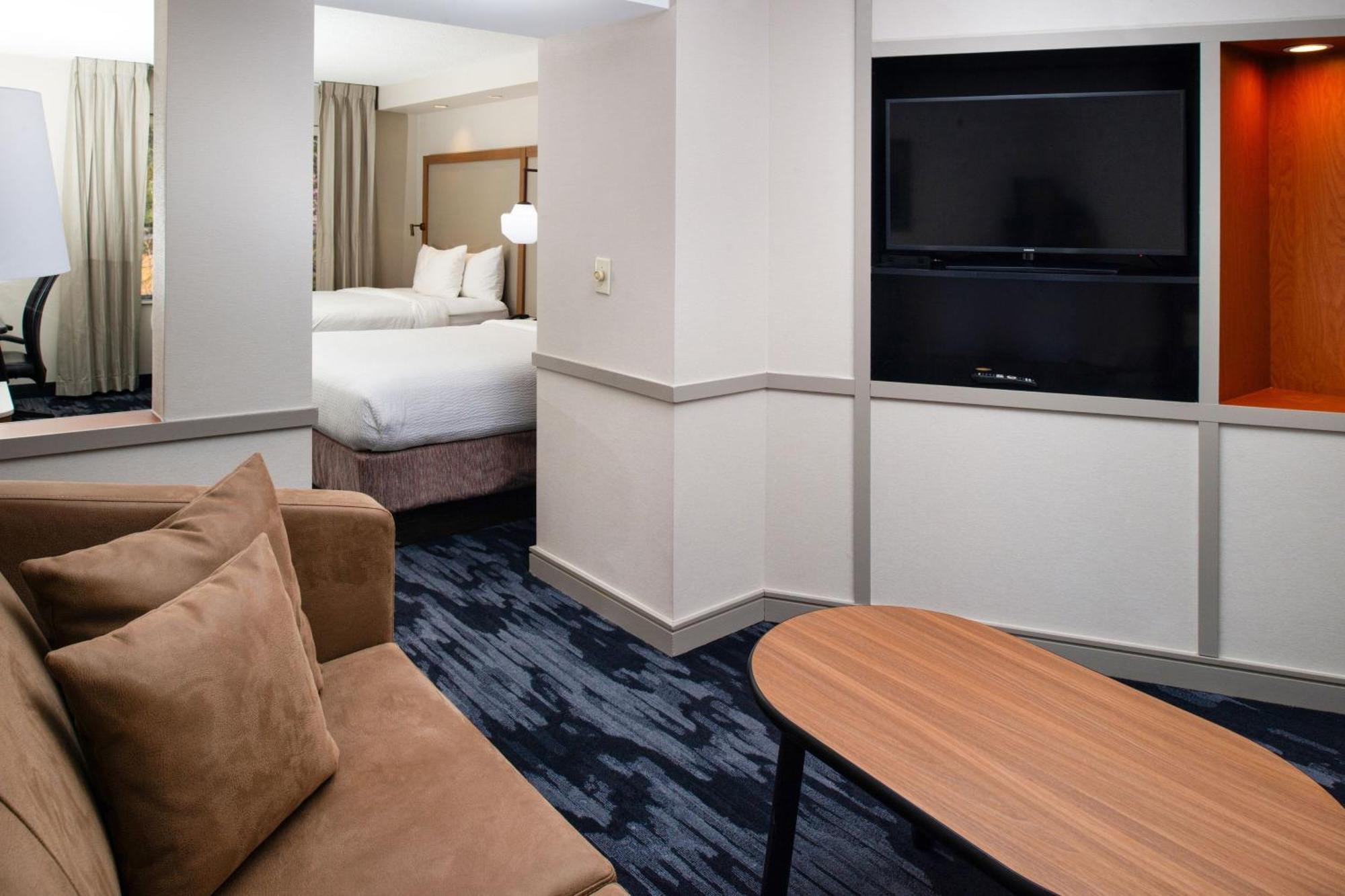 Fairfield Inn & Suites Greensboro Wendover Ngoại thất bức ảnh