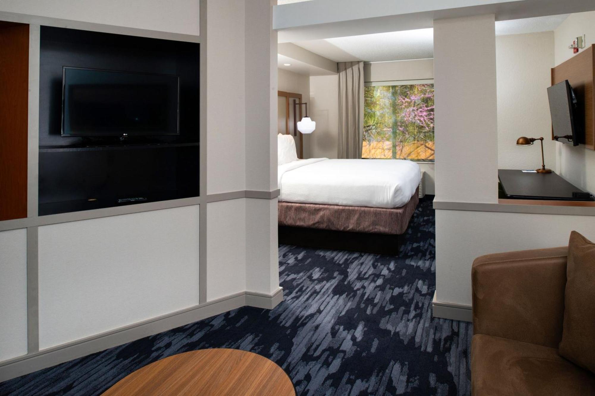 Fairfield Inn & Suites Greensboro Wendover Ngoại thất bức ảnh