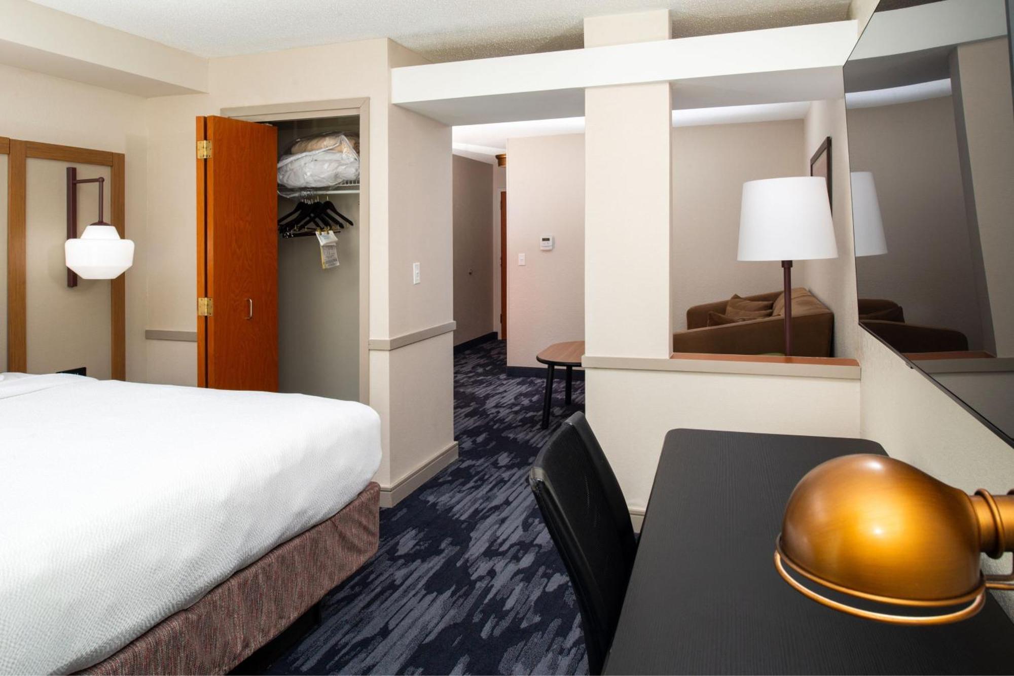 Fairfield Inn & Suites Greensboro Wendover Ngoại thất bức ảnh
