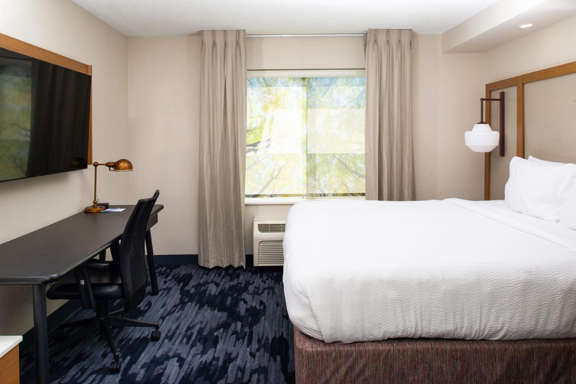 Fairfield Inn & Suites Greensboro Wendover Ngoại thất bức ảnh
