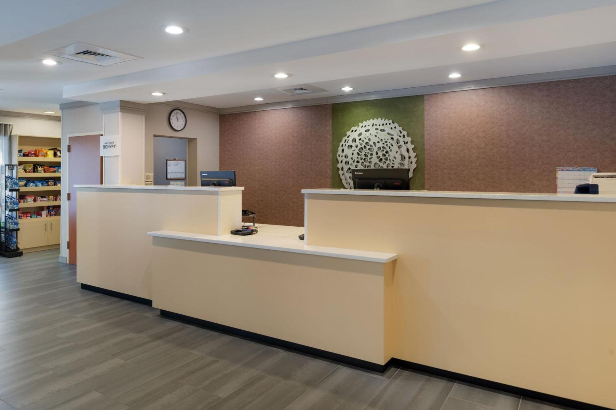 Fairfield Inn & Suites Greensboro Wendover Ngoại thất bức ảnh