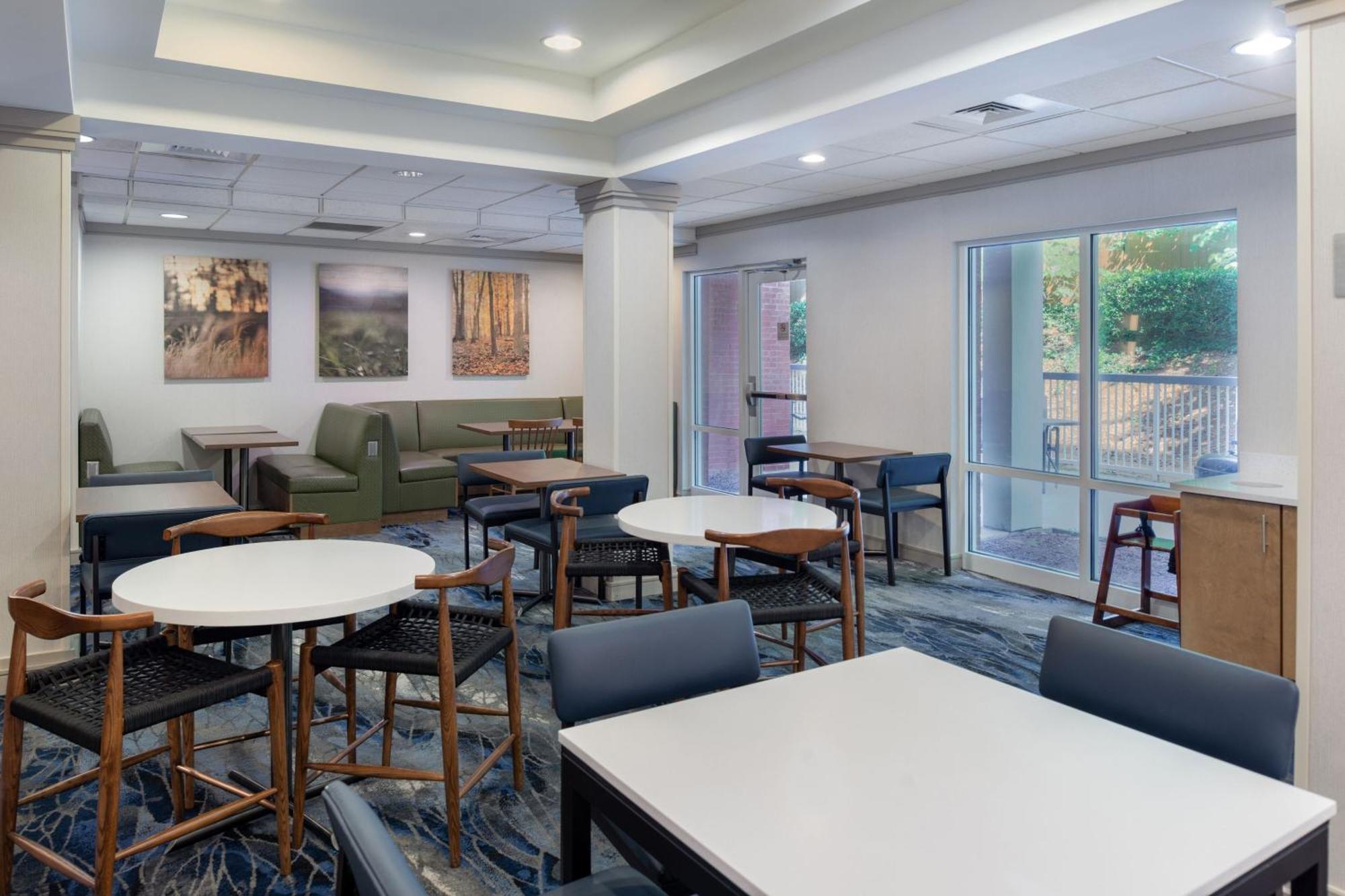 Fairfield Inn & Suites Greensboro Wendover Ngoại thất bức ảnh