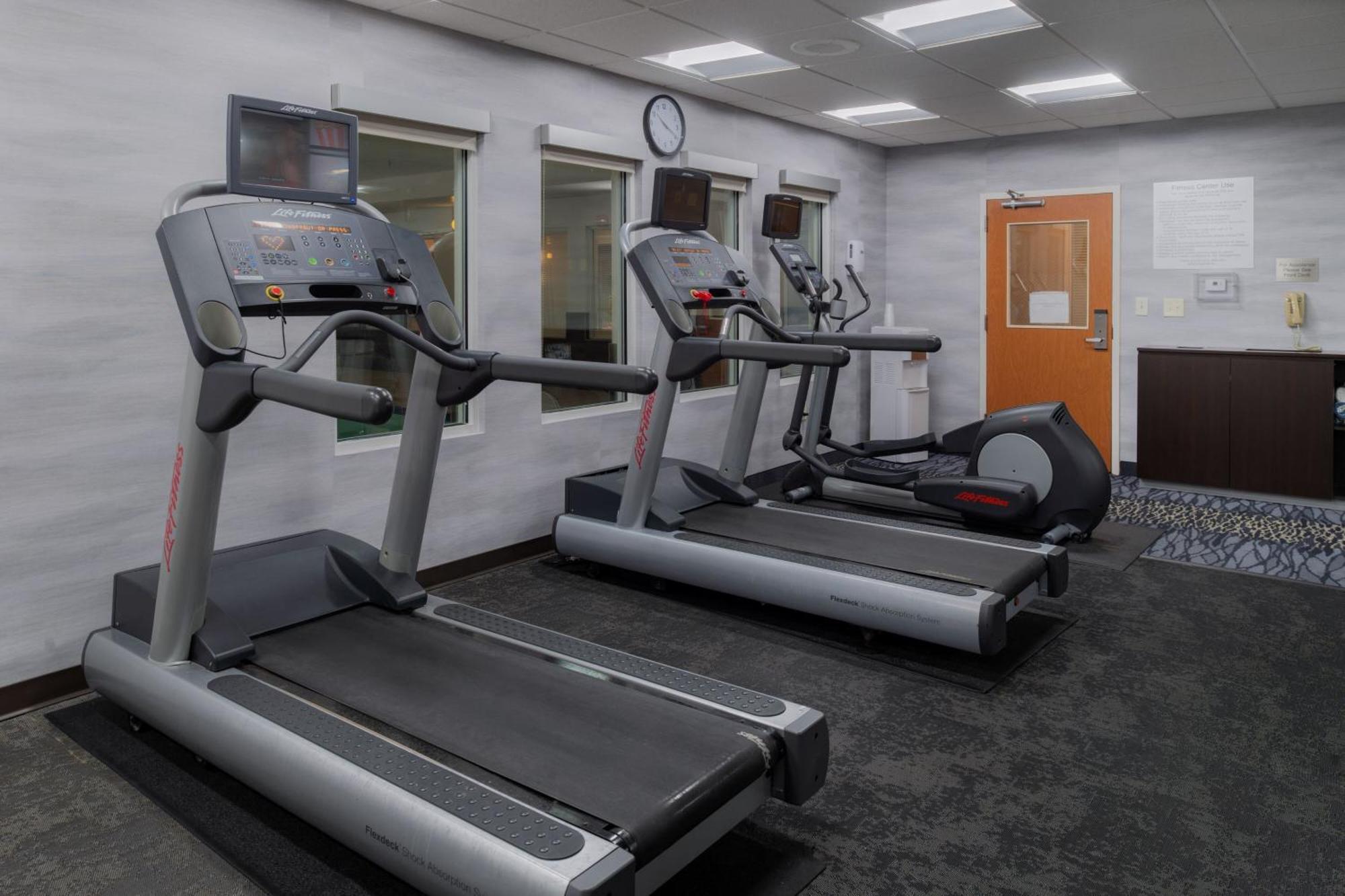 Fairfield Inn & Suites Greensboro Wendover Ngoại thất bức ảnh