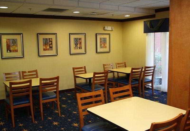Fairfield Inn & Suites Greensboro Wendover Ngoại thất bức ảnh